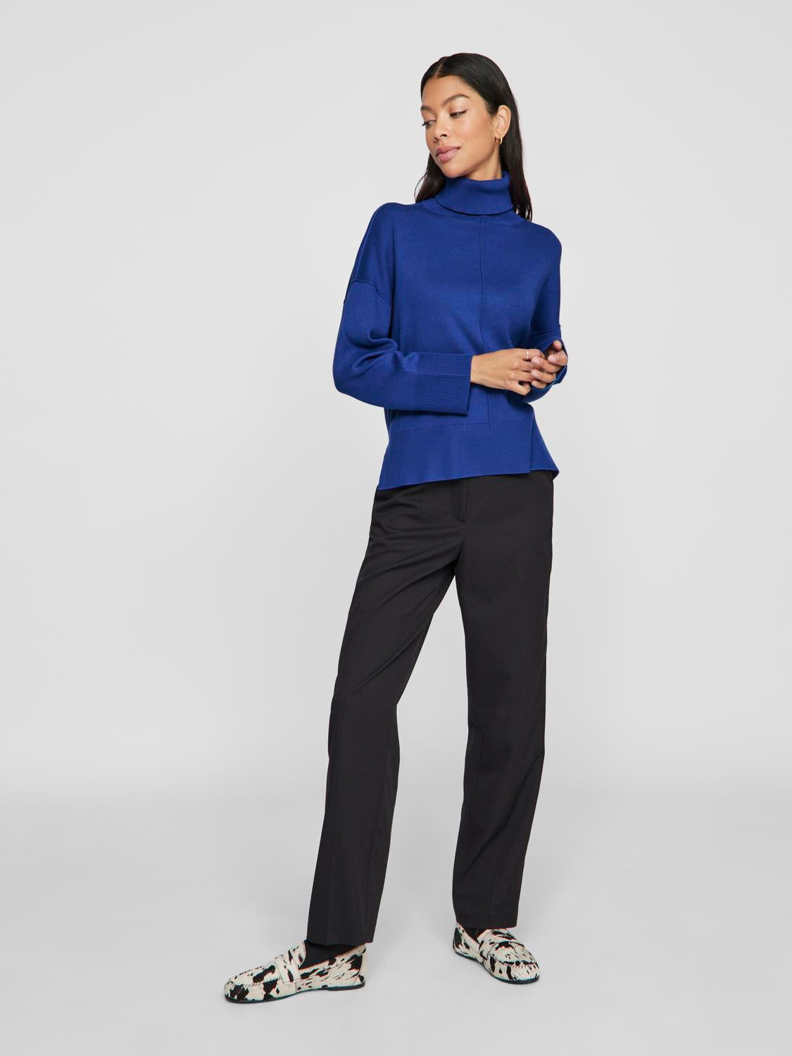 model_shot-front_full